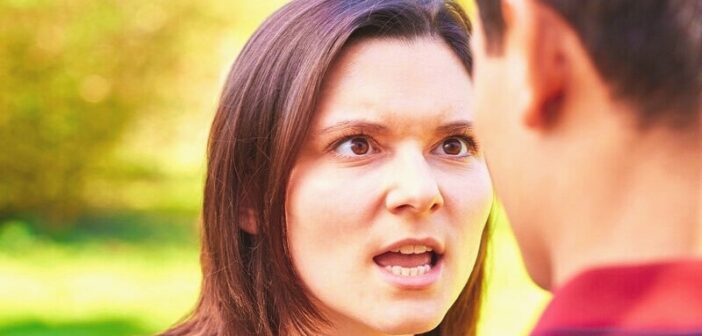 Comment arrêter de réagir de façon excessive dans une relation : 10 conseils judicieux !